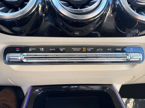 Used 2022 Mercedes-Benz GLA 250 4MATIC w/ Premium Package Lite image 18