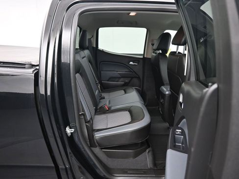 Used 2020 Chevrolet Colorado Z71 w/ Z71 Midnight Edition image 38