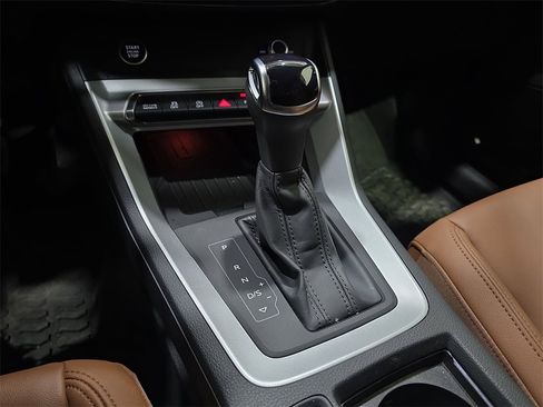 Certified 2025 Audi Q3 2.0T Premium Plus w/ Premium Plus Package image 28