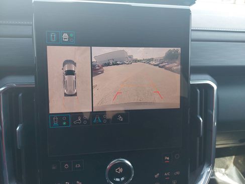 Used 2024 GMC Acadia Elevation w/ Luxury Package FWD image 26