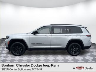 Used 2024 Jeep Grand Cherokee L Laredo image 1