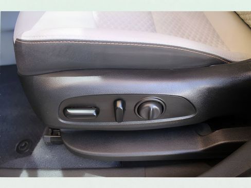Used 2020 GMC Terrain SLE w/ Driver Convenience Package image 12