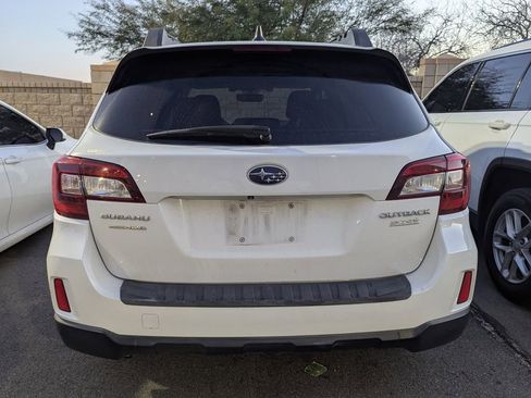 Used 2017 Subaru Outback 2.5i Premium image 5