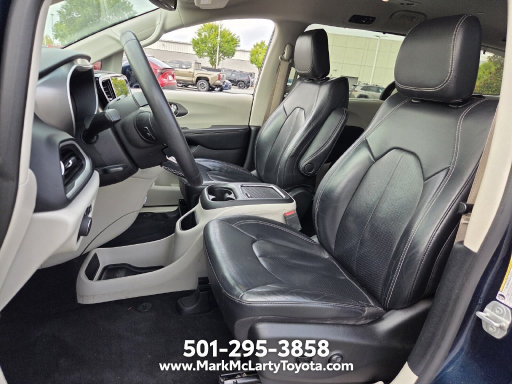 Used 2022 Chrysler Pacifica Touring-L FWD image 9
