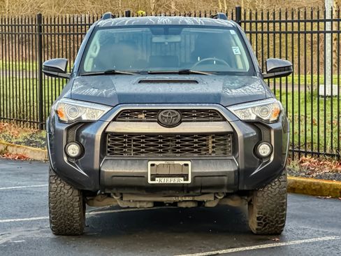Used 2019 Toyota 4Runner TRD Off-Road image 8