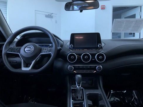 Used 2025 Nissan Sentra SV FWD image 17