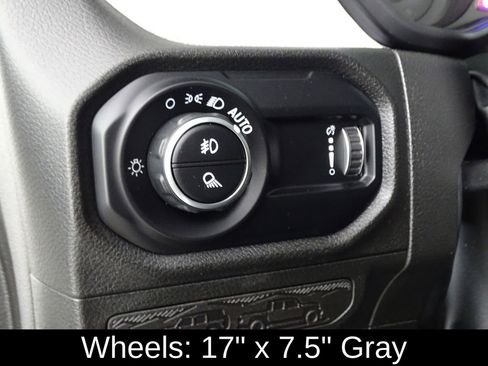 Used 2025 Jeep Gladiator Sport image 18