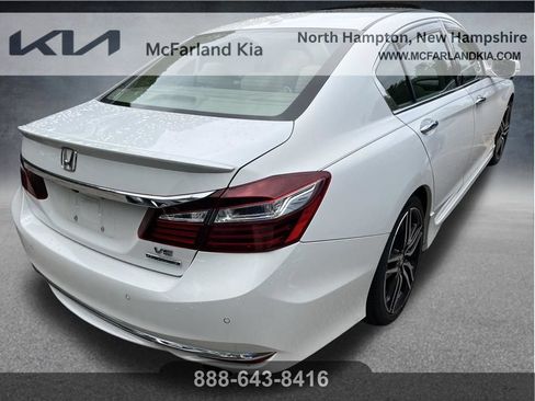 Used 2016 Honda Accord Touring image 3