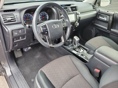 Used 2018 Toyota 4Runner TRD Off-Road w/ TRD Performance Package AWD/4WD image 14