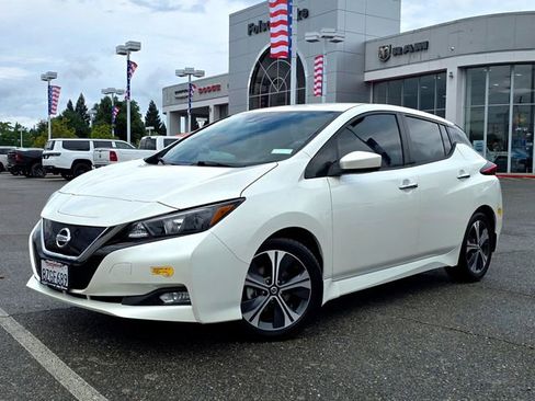 Used 2022 Nissan Leaf SV image 3