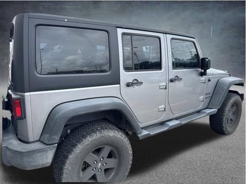 Used 2017 Jeep Wrangler Unlimited Sport w/ Connectivity Group AWD/4WD image 5