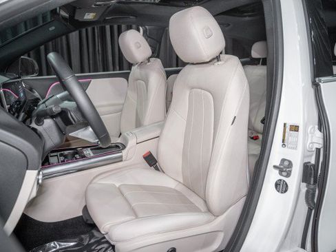 Certified 2025 Mercedes-Benz GLA 250 4MATIC image 11