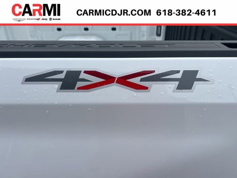 Used 2022 Chevrolet Silverado 1500 LT AWD/4WD image 9