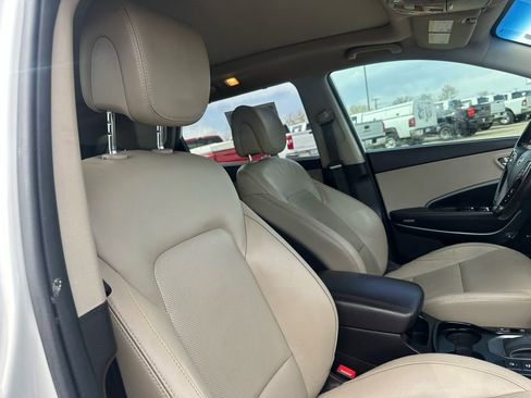 Used 2019 Hyundai Santa Fe XL image 16