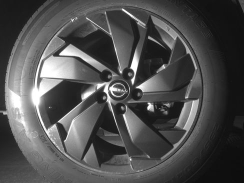 Used 2025 Nissan Rogue SV FWD image 13