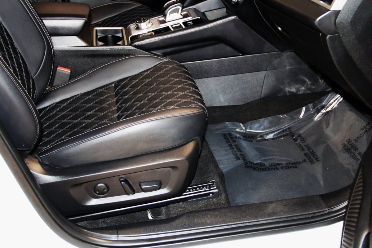 Used 2024 Mitsubishi Outlander 4WD Plug-In Hybrid image 60