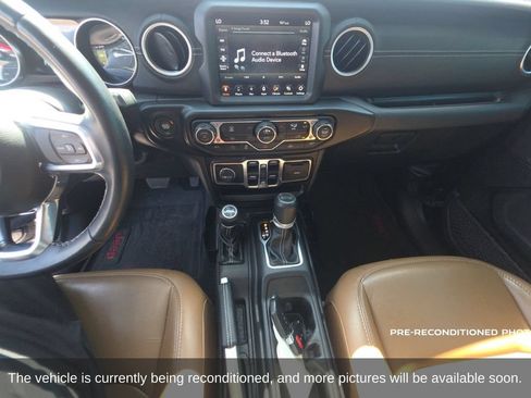 Used 2022 Jeep Wrangler Unlimited Sahara AWD/4WD image 17