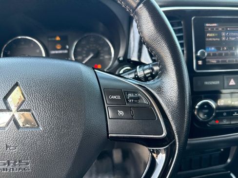 Used 2018 Mitsubishi Outlander SE FWD image 19