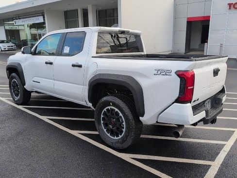 New 2025 Toyota Tacoma TRD Off-Road image 9