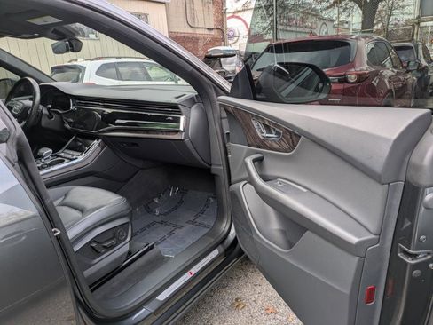 Used 2021 Audi Q8 Premium Plus w/ Premium Plus Package image 9