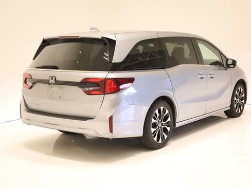 Used 2025 Honda Odyssey Elite image 5