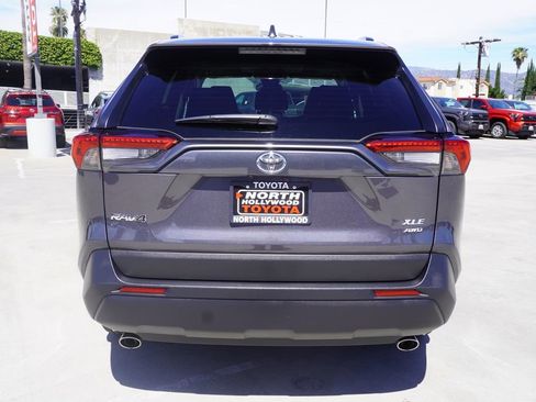 Used 2025 Toyota RAV4 XLE w/ Convenience Package image 6