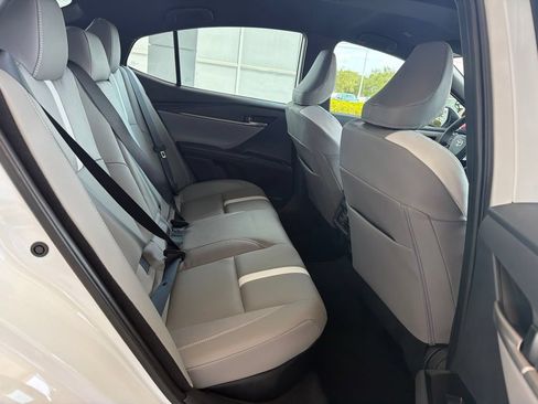 Used 2026 Toyota Camry SE FWD image 15