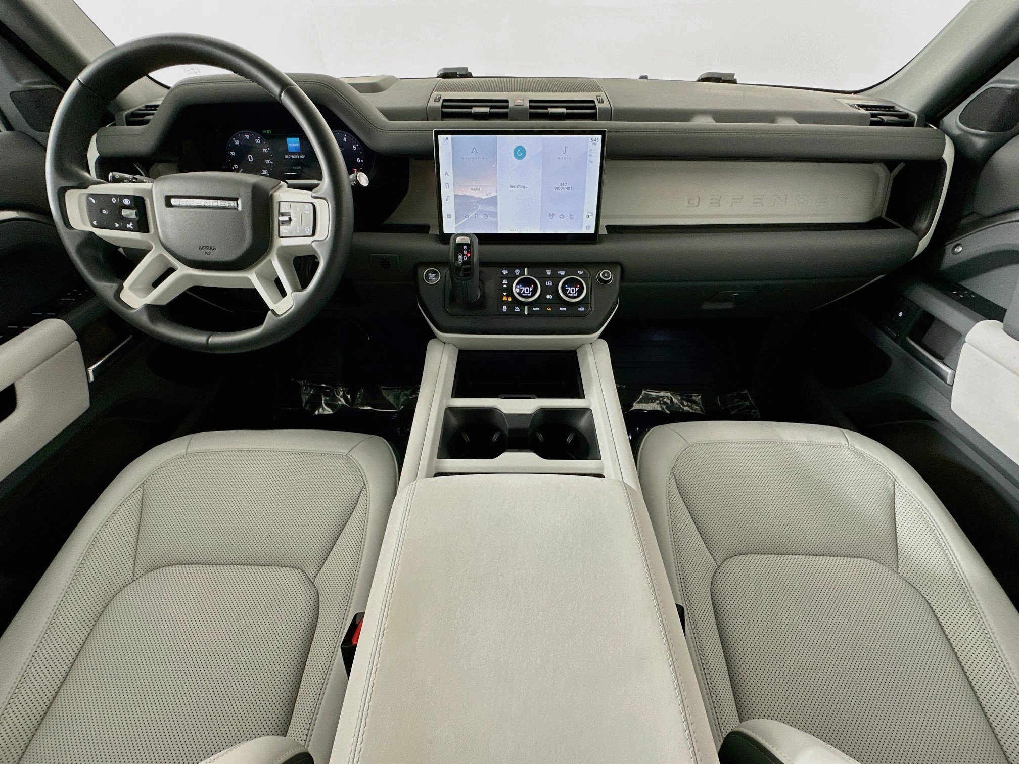 Used 2025 Land Rover Defender 110 X-Dynamic SE AWD/4WD image 22