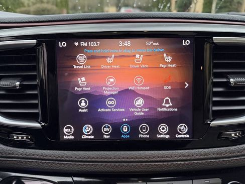 Used 2019 Chrysler Pacifica Limited image 21