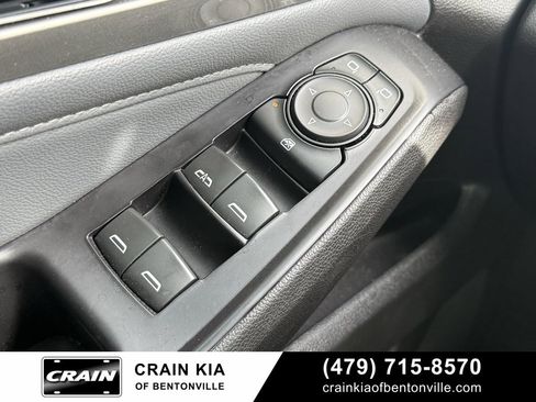 Used 2018 Chevrolet Traverse LT image 10