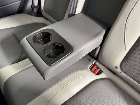 Certified 2025 Subaru Forester Limited image 33