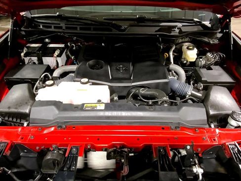 Used 2025 Toyota Tundra Platinum image 32