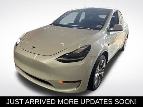 Used 2023 Tesla Model Y Long Range AWD/4WD image 1