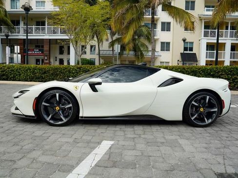 Used 2023 Ferrari SF90 Stradale image 15