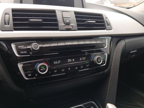 Used 2018 BMW 320i Sedan image 22