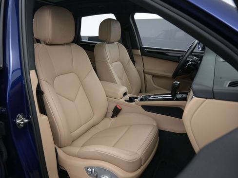 Certified 2026 Porsche Macan AWD/4WD image 29