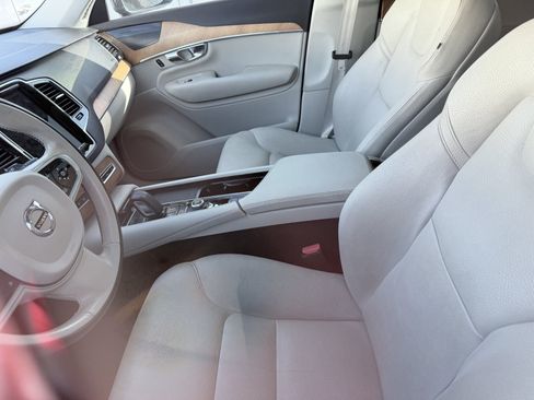 Used 2021 Volvo XC90 T8 Inscription Expression w/ Advanced Package AWD/4WD image 2
