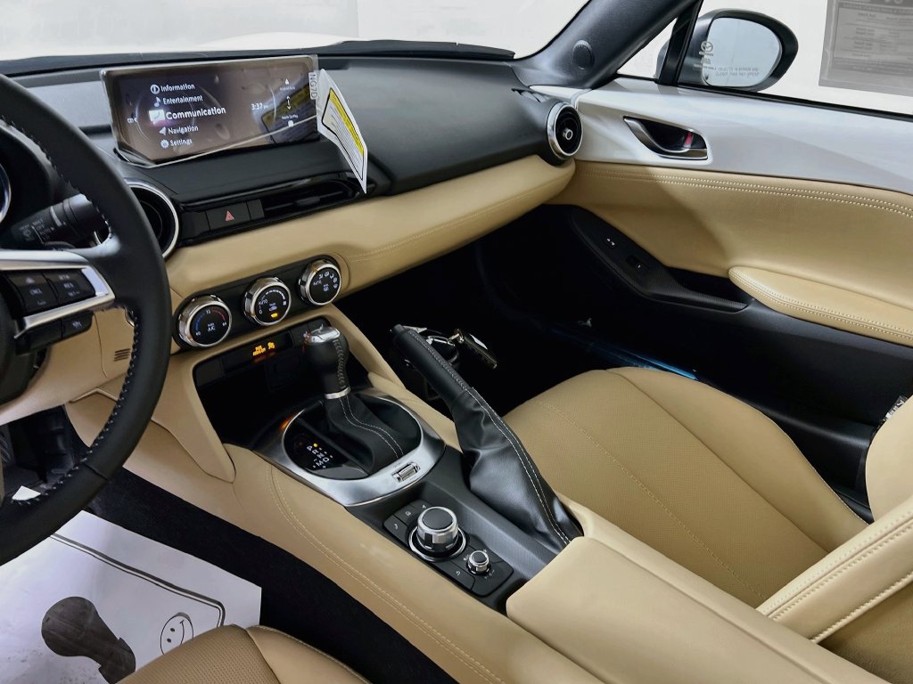 New 2026 MAZDA MX-5 Miata Grand Touring w/ Weather Package RWD image 19