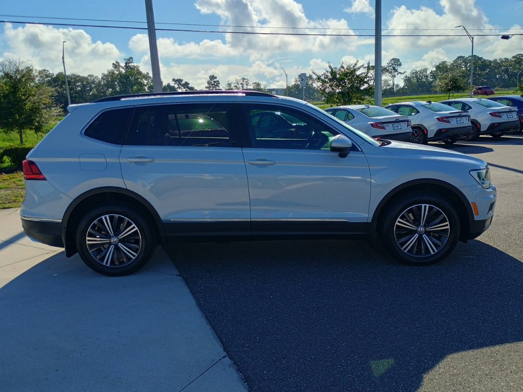 Used 2018 Volkswagen Tiguan SE w/ 18" Alloy Wheels Package FWD image 4