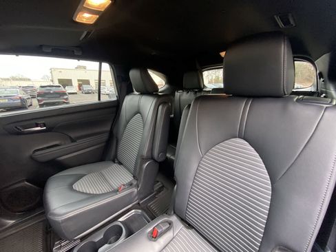 Certified 2025 Toyota Highlander XSE AWD/4WD image 23