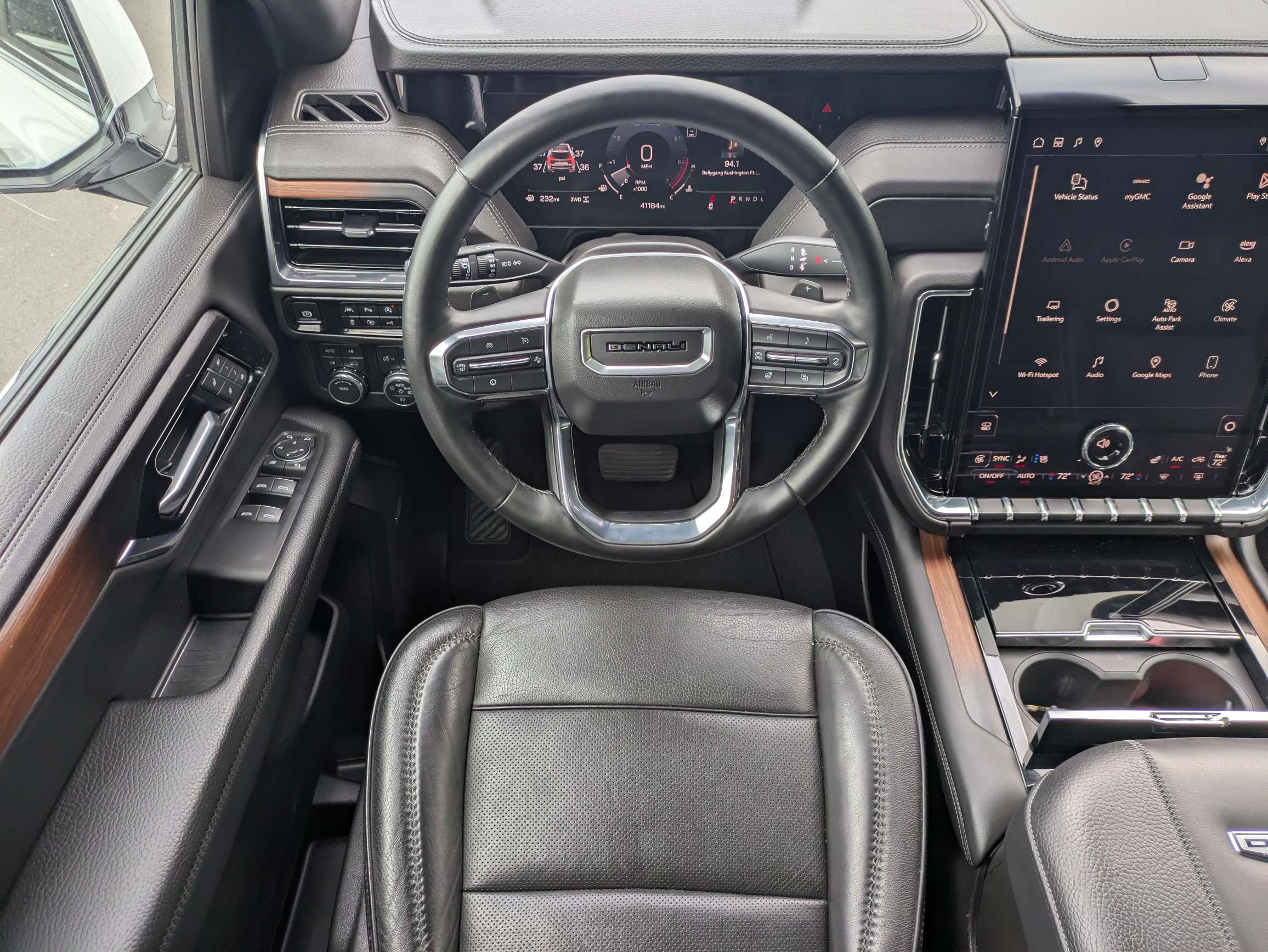Used 2025 GMC Yukon XL Denali AWD/4WD image 16
