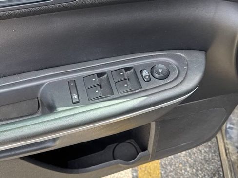 Used 2011 GMC Acadia SLE AWD/4WD image 10