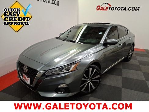 Used 2020 Nissan Altima 2.5 Platinum image 1