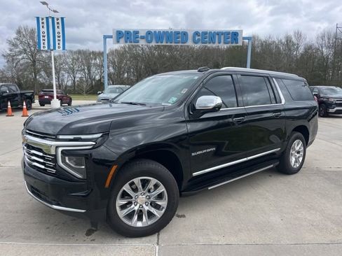 Used 2026 Chevrolet Suburban Premier image 2