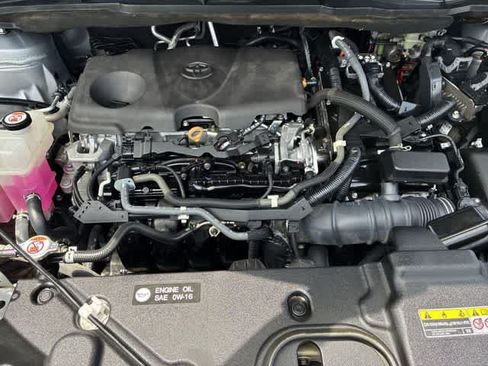 Used 2021 Toyota Sienna LE w/ LE Plus Package FWD image 15