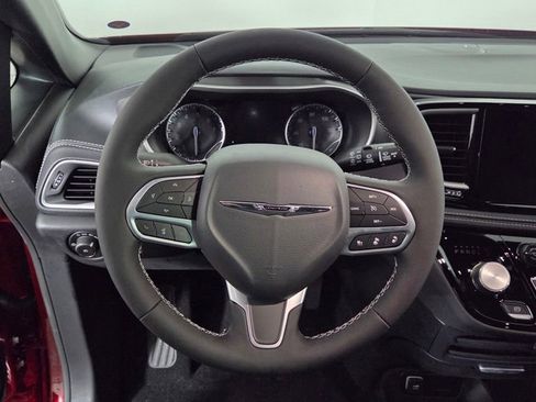 New 2026 Chrysler Pacifica Select image 16