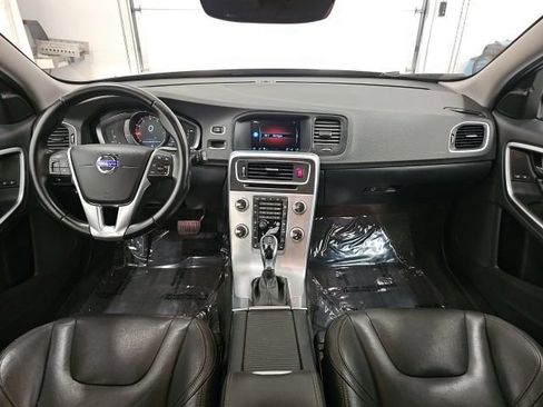 Used 2017 Volvo V60 T5 Cross Country w/ Convenience Package AWD/4WD image 30