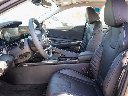New 2026 Hyundai Elantra Limited FWD image 19