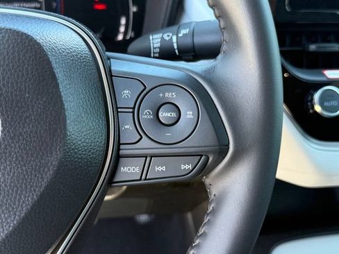 Used 2026 Toyota Corolla SE FWD image 15