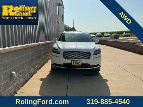 Used 2023 Lincoln Nautilus Reserve AWD/4WD image 4